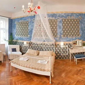 old-time-hotel.praguehotelsweb.com/